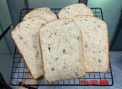 蜂蜜全麦核桃吐司