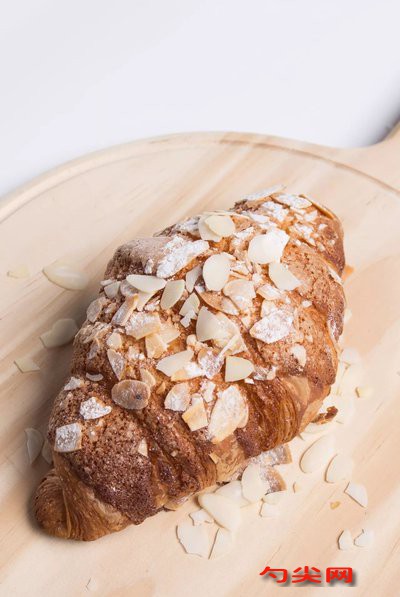 肉桂焦糖坚果可颂